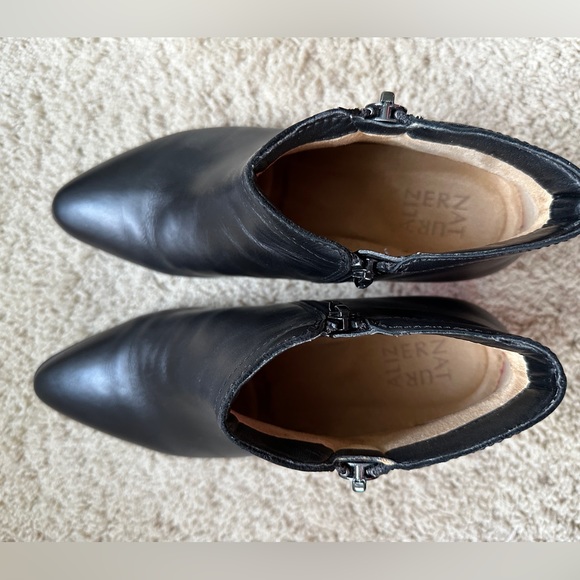 Naturalizer bootie - Picture 3 of 5
